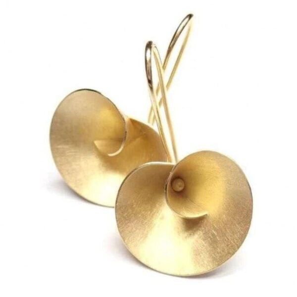 European And American Twisted Round Beating Pattern Eardrops - Image 4