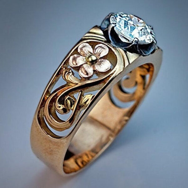 Vintage Flower Inlaid White Diamond Temperament Ring - Image 3