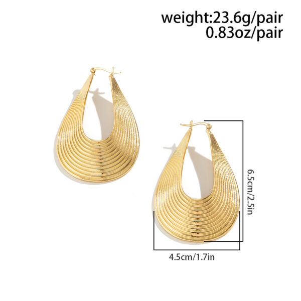 RETRO Geometric Curved Striped Stud Earrings - Image 2