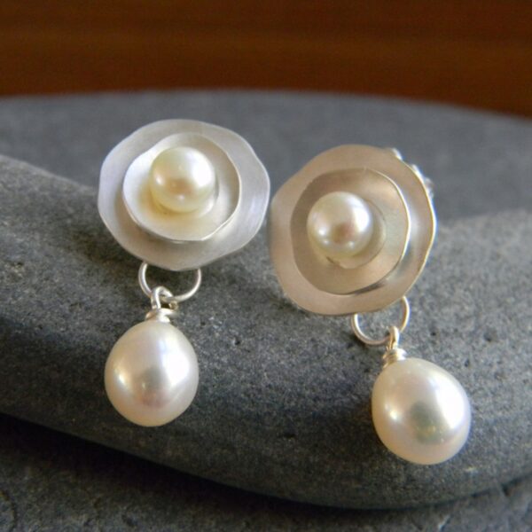 Popular Inlaid Pearl High Sense Graceful Earrings