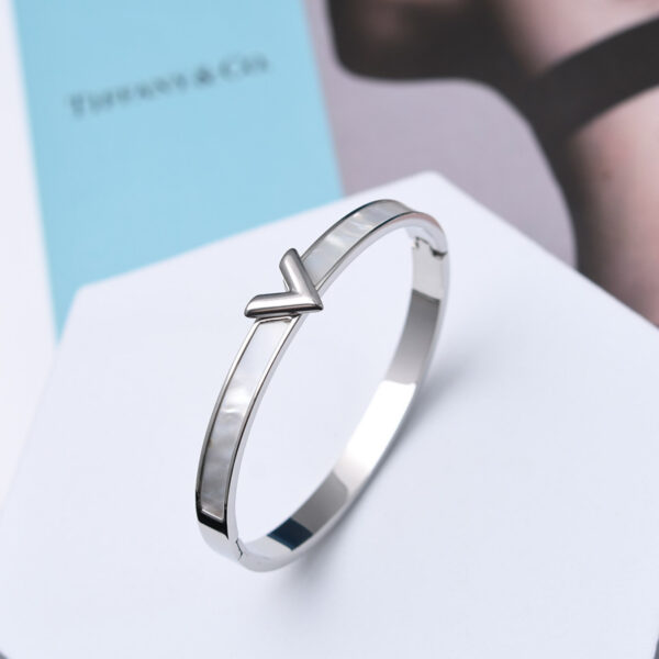 Titanium Steel V-shaped Female Bracelet Ins Special-interest Design Bracelet - Image 4